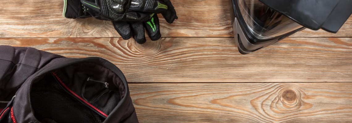 Τα απαραίτητα αξεσουάρ για την προστασία στη μηχανή!